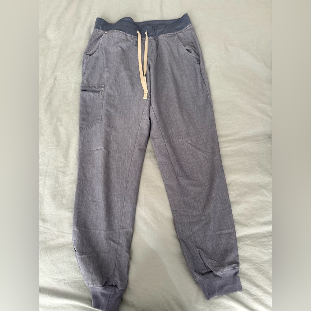 Figs Women's Gray Joggers scrub pant -tall